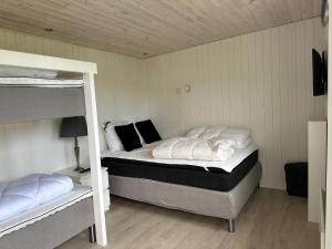 Super Cozy Holiday Home In Nordic Style In Høll
