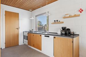 Cosy Holiday Home For 6 Near Beachsea