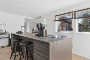 Summehouse With Room For 10 Great Location