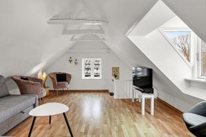 Atmospheric Holiday Home With Spa And Garden