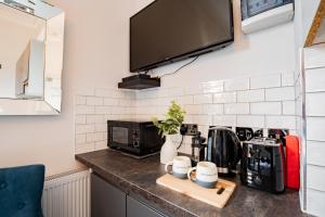 Bright Studio-Walk to City-Washer & Dryer