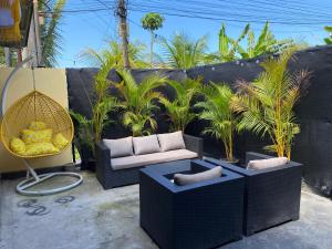Yellow Monkey Hostel Uluwatu