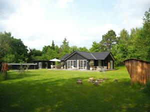 Family House With Shelter At Udsholt Beach