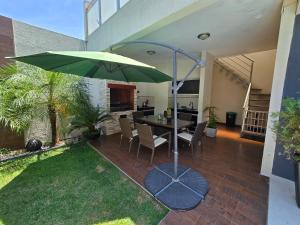 Casa completa con piscina amplia