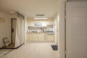 Atelier Blanc Free parking COEX KSPO Triple Station Area Netflix Hotel Bedding Hospital Plastic Surgery