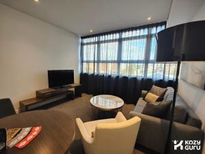 KozyGuru | Chatswood | Convenient 1 Bed Studio Apt