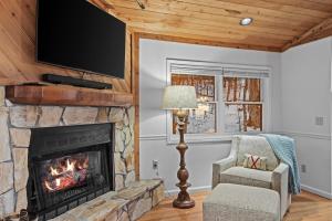 On Beech Time - Hot tub views Beech Mtn club option