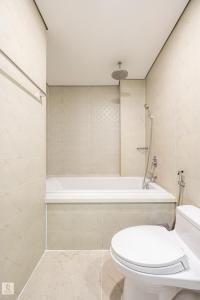 The Grand Urban Retreat at Vinhomes Central Park