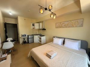 Comfort & Convenience At Centrio Tower King Size Bed