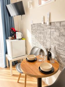 Smart Comfort Deluxe N1 private Balcony Bathroom Beach 250m Marina Port 800m