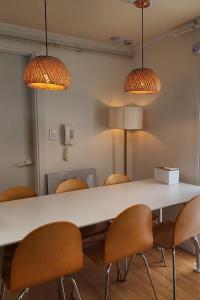 Daegu, Apsan, Room 2, Spacious Living Room, Emotional Dining, Pretty Bathtub, Parking Guaranteed