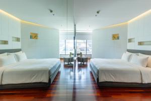 LiT BANGKOK Hotel