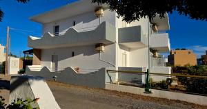 Yiannis Apartments