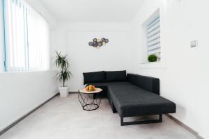 Almond Deluxe Home - Fira Center