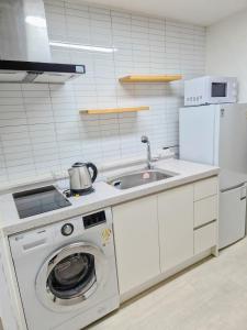 The first Hongdae stay