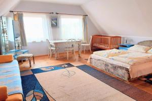 Large, comfortable holiday home near the lake