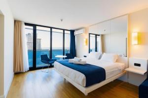 AzureNest Panoramic Sea View Luxury Studio
