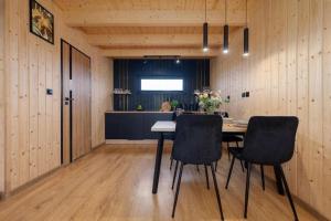 Large holiday home, swimming pool, sauna, jacuzzi