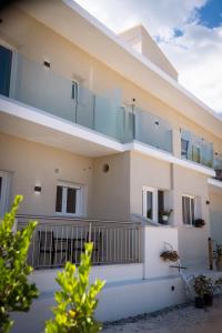 Penelope - Luxury Sea Front Studio