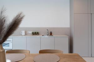 Olszynki Park Superior Apartment by BookingHost