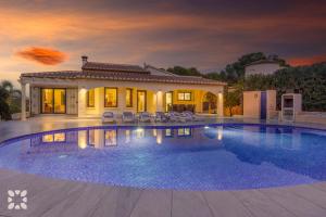 Villa Aveta by Abahana Villas