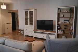 FLH - Sunny Nest Apartment w-AC