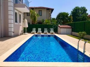 VILLA CEYLINs