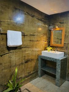 LEAFORA Cottage