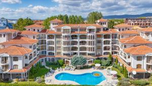 Chateau Del Mar Holiday Apartments