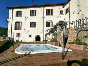 Historic Apartment With Views Of Abruzzo Valley