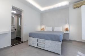 V&N Suite Santorini