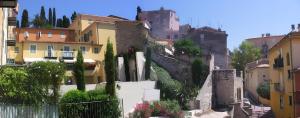 Vieux Nice, grand 2P sur jardins, parking, calme, soleil