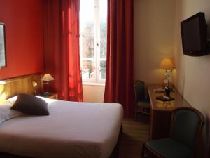 Hotels The Originals Boutique, Grand Hotel Saint-Pierre, Aurillac (Qualys-Hotel) : Chambre Double Confort