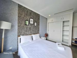 Vinhome central park 2 bedroom apartment