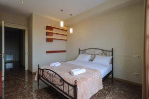 Central Tbilisi Apt near Rustaveli Avenue - Wehost