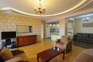 Central Tbilisi Apt near Rustaveli Avenue - Wehost