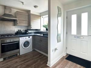 Cozy 2 Bed house Sleeps 6 with private Garden