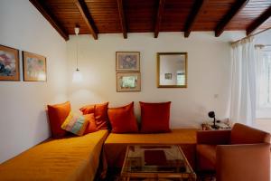 Casa Lucia White Cottage