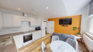 St Nicholas 6 beds flat