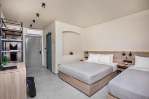 Arya Hotel