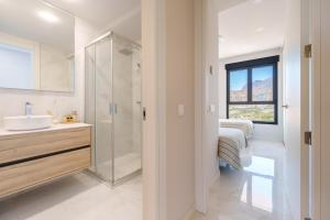 Seaside View High-Floor Apartment - Benidorm Beach
