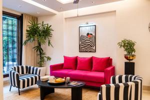 The Park Retreat by The Blue Kite, Fully Serviced Stylish 3BHK Apartment in Green Park near Deer Park & Hauz Khas Village
