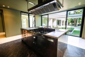 Californian Villa With 2 Pools In Mougins