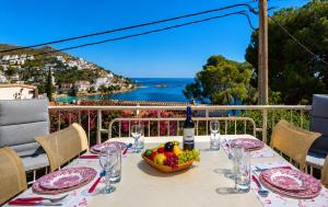1233 VILA NEUS con piscina - Apivend Immo