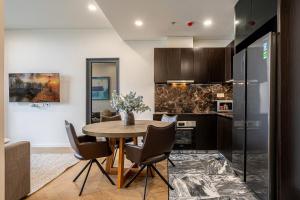 Lumiere Riverside - Premium City Escape