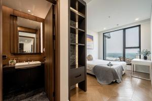 Lumiere Riverside - Premium City Escape