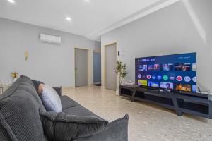 Luxe 3BR Skyline Retreat Walk2KLCC MRT Station