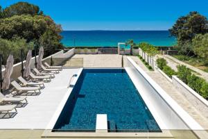 Bumblebee apartments & rooms with pool