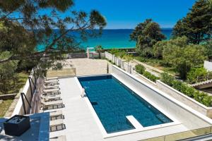 Bumblebee apartments & rooms with pool