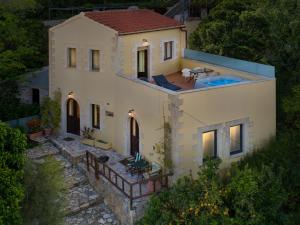 Villa Erontas -Private heated jacuzzi and mini pool